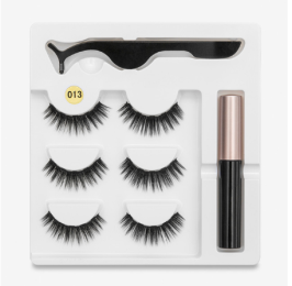 A Pair Of False Eyelashes With Magnets In Fashion (Format: 013 style)