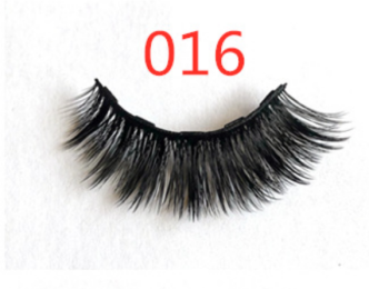 A Pair Of False Eyelashes With Magnets In Fashion (Format: 016 1 pair eyelashes)