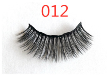 A Pair Of False Eyelashes With Magnets In Fashion (Format: 012 1 pair eyelashes)