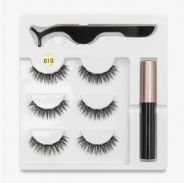 A Pair Of False Eyelashes With Magnets In Fashion (Format: 018 style)