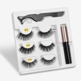 A Pair Of False Eyelashes With Magnets In Fashion (Format: Mixed G)